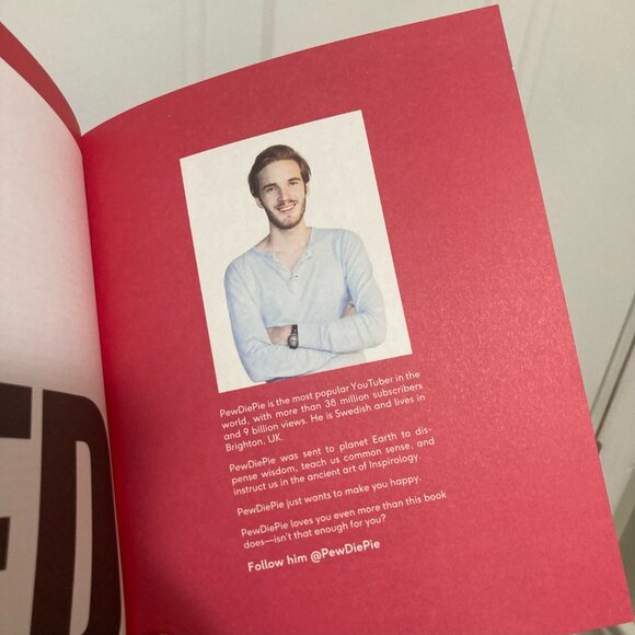 PEWDIEPIE 📖 This Book Loves You Paperback Book Pewdiepie - Picture 3 of 5
